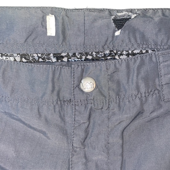 REI hiking activity cargo UV Protection shorts - Picture 3 of 5